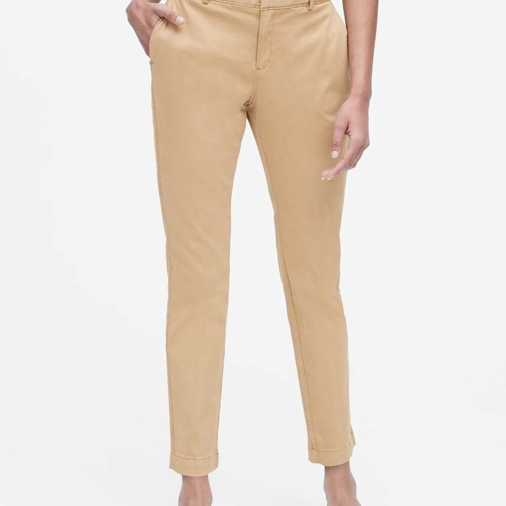 ✨Banana Republic ✨Sloan Chinos Size 6S khaki